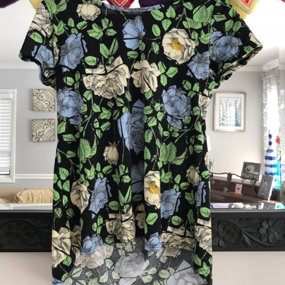 Lularoe Classic T, size Medium